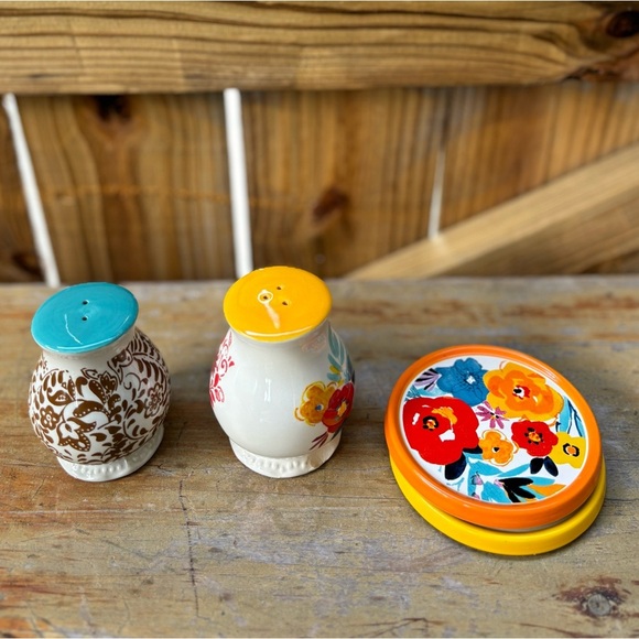 Pioneer Woman Flea Market Pattern Floral Salt & Pepper Shakers & Coasters - Picture 2 of 4